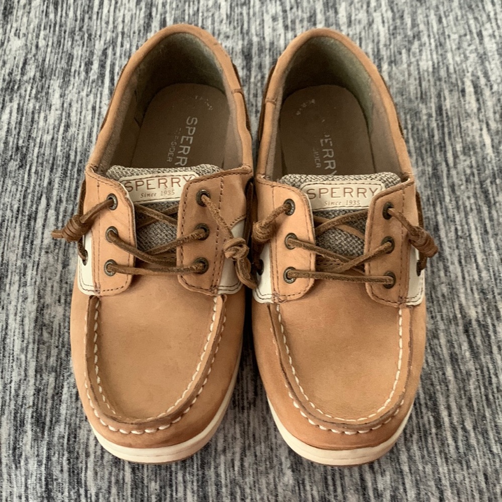 Boys shoes